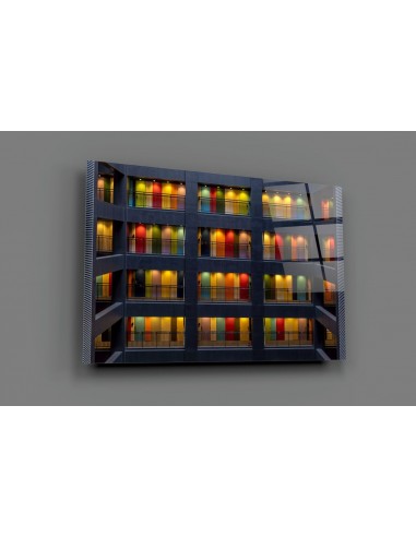 Tableau en verre - Immeuble aux portes multicolores et balcons pas cheres