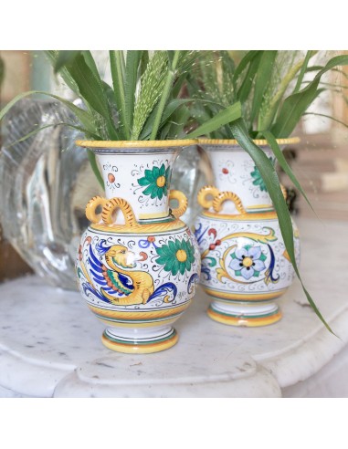 Pair of Hand-Painted Italian Maiolica Vases commande en ligne