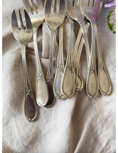 Set of Louis XV Oyster Forks brillant des détails fins